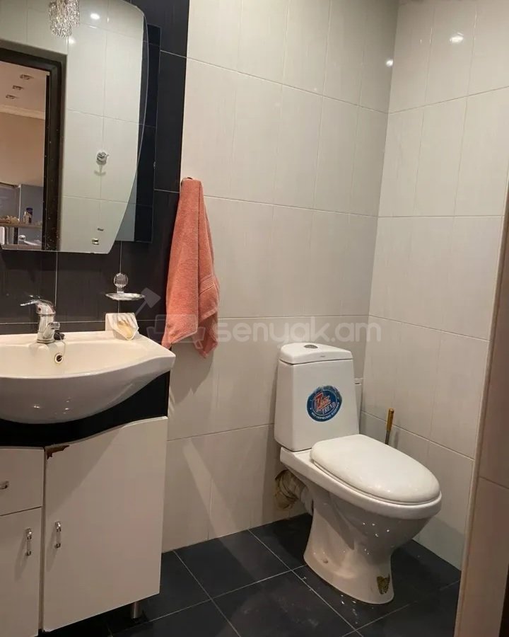 2 Սենյականոց Բնակարան Քարե Շենքում, 40քմ, 5/5 հարկ, Դիզայներական Վերանորոգված, Կահավորված