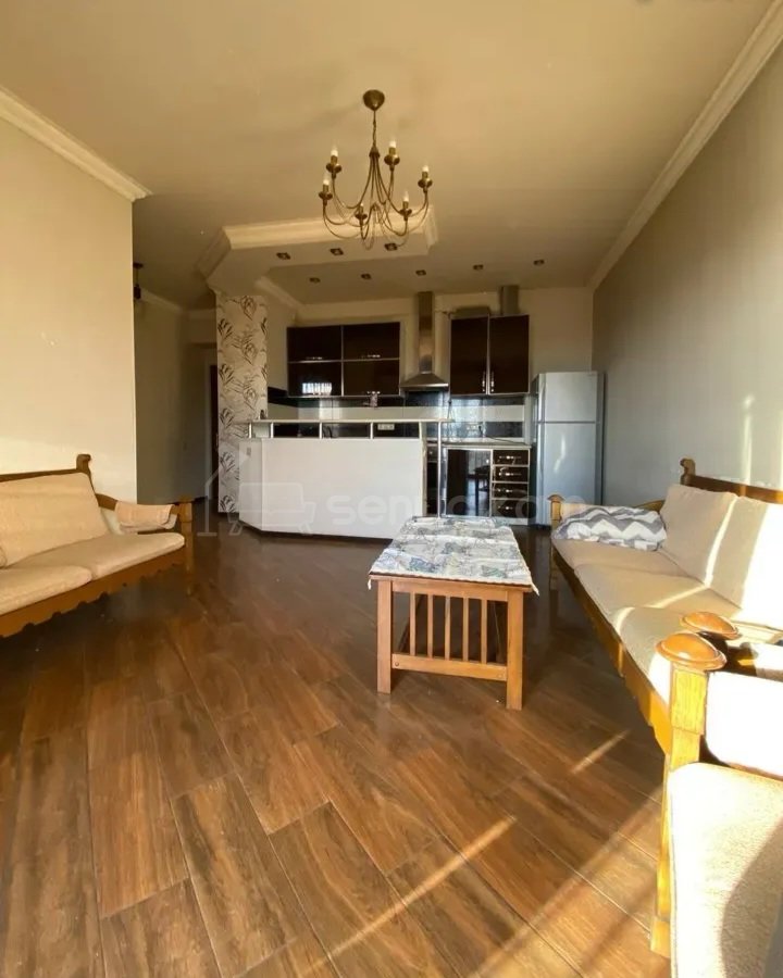 2 Սենյականոց Բնակարան Քարե Շենքում, 40քմ, 5/5 հարկ, Դիզայներական Վերանորոգված, Կահավորված