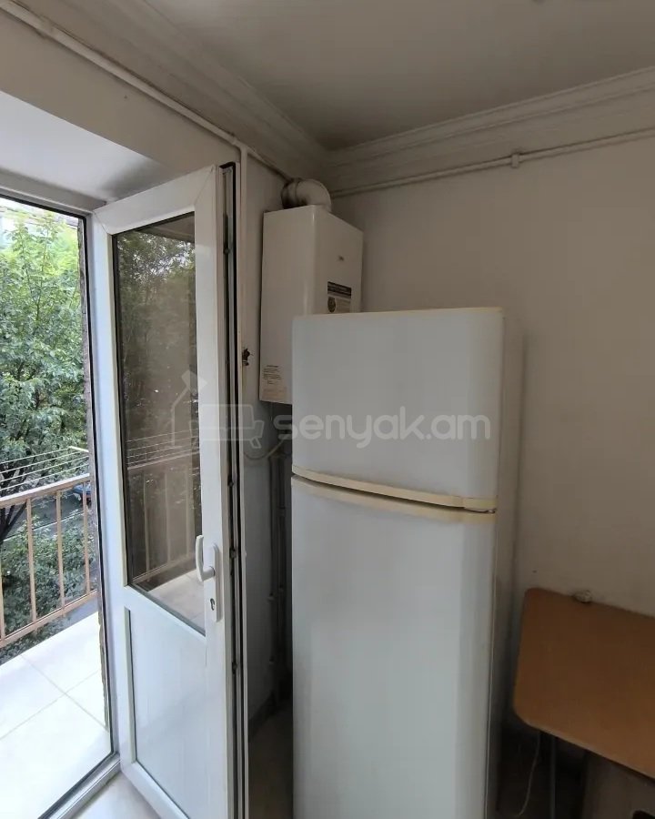 1 Սենյականոց Բնակարան Քարե Շենքում, 35քմ, 4/5 հարկ, Կապիտալ Վերանորոգված, Կահավորված