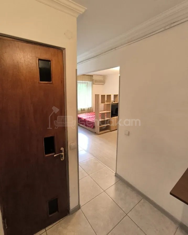 1 Սենյականոց Բնակարան Քարե Շենքում, 35քմ, 4/5 հարկ, Կապիտալ Վերանորոգված, Կահավորված