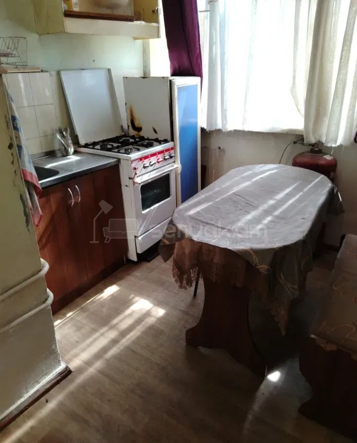 1 Սենյականոց Բնակարան Քարե Շենքում, 38քմ, 1/5 հարկ, Պետական Վիճակում, Կահավորված