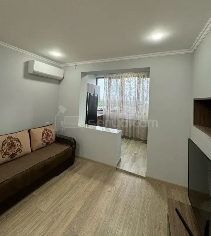 2 Սենյականոց Բնակարան Քարե Շենքում, 48քմ, 2/5 հարկ, Կապիտալ Վերանորոգված, Կահավորված