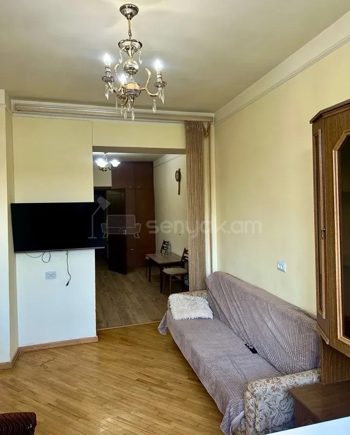 2 Սենյականոց Բնակարան Քարե Շենքում, 49քմ, 1/5 հարկ, Կոսմետիկ Վերանորոգված, Կահավորված