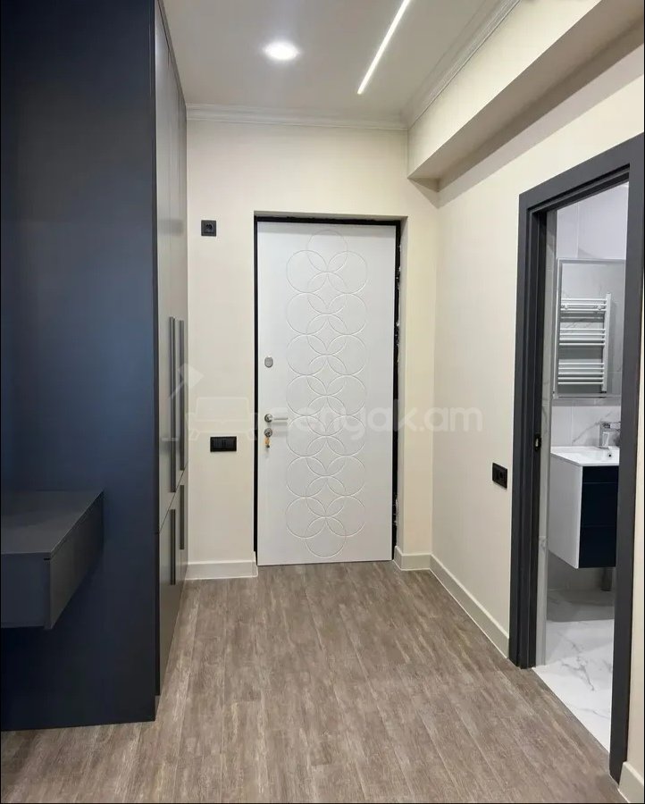 3 Սենյականոց Բնակարան, 100քմ, 2/15 հարկ, Կապիտալ Վերանորոգված, Կահավորված