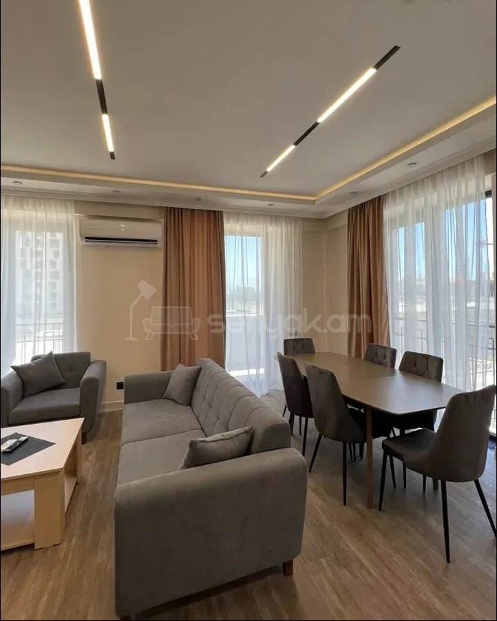 3 Սենյականոց Բնակարան, 100քմ, 2/15 հարկ, Կապիտալ Վերանորոգված, Կահավորված