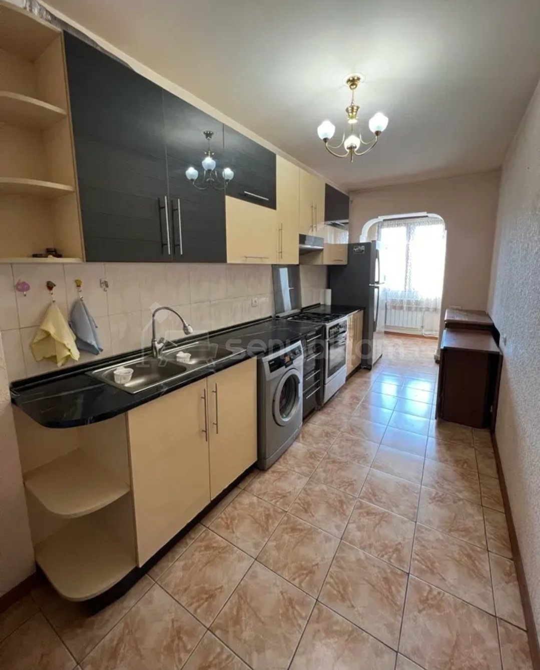 4 Սենյականոց Բնակարան, 98քմ, 9/9 հարկ, Նորմալ Վիճակում, Կահավորված, Արևկող