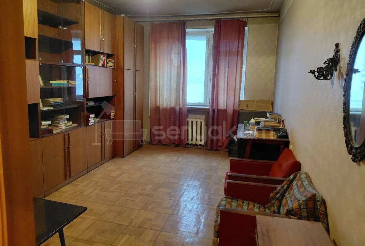 3 Սենյականոց Բնակարան Քարե Շենքում, 95քմ, 5/5 հարկ, Պետական Վիճակում