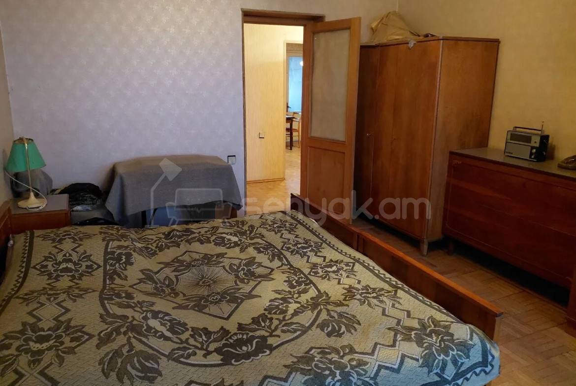 3 Սենյականոց Բնակարան Քարե Շենքում, 95քմ, 5/5 հարկ, Պետական Վիճակում