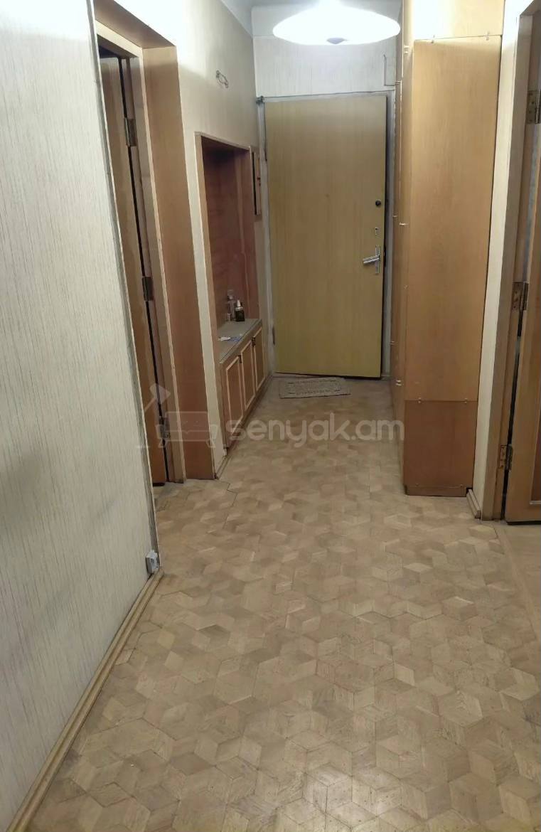 3 Սենյականոց Բնակարան Քարե Շենքում, 95քմ, 5/5 հարկ, Պետական Վիճակում