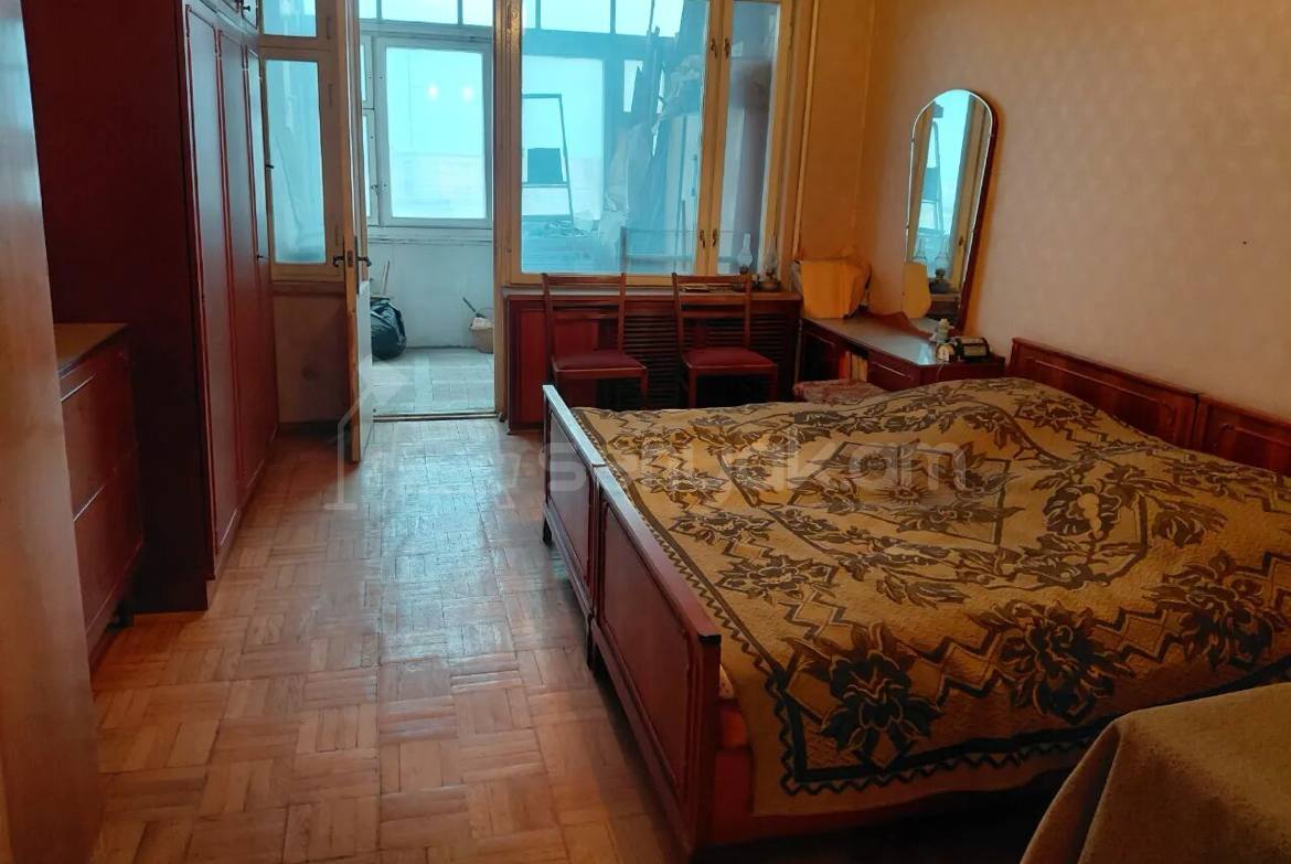 3 Սենյականոց Բնակարան Քարե Շենքում, 95քմ, 5/5 հարկ, Պետական Վիճակում