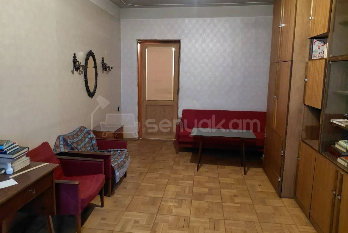 3 Սենյականոց Բնակարան Քարե Շենքում, 95քմ, 5/5 հարկ, Պետական Վիճակում