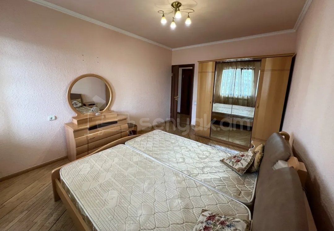 4 Սենյականոց Բնակարան, 98քմ, 9/9 հարկ, Նորմալ Վիճակում, Կահավորված, Արևկող