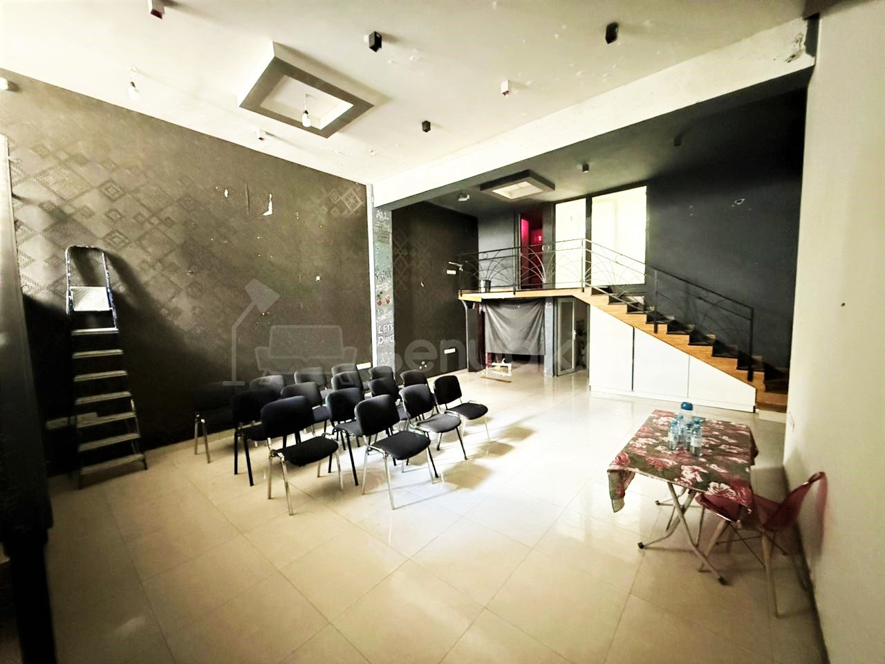 Օֆիսային Տարածք, 98քմ