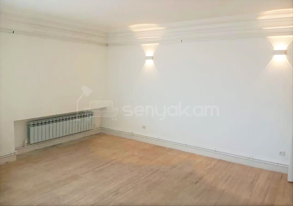 Օֆիսային Տարածք, 950քմ, Կապիտալ Վերանորոգված