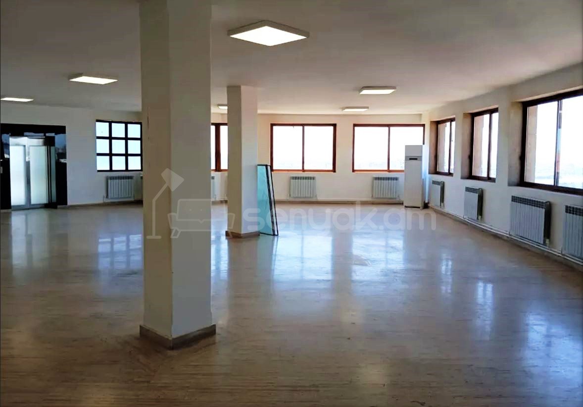 Օֆիսային Տարածք, 950քմ, Կապիտալ Վերանորոգված