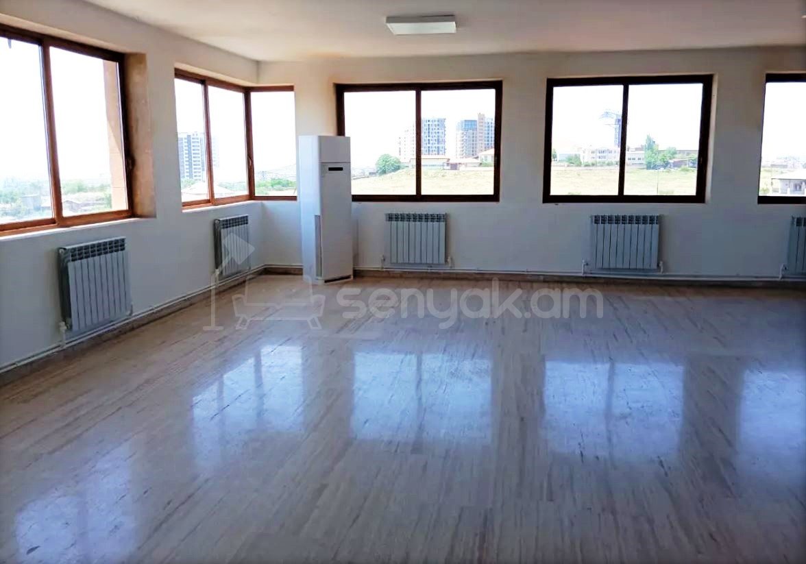 Օֆիսային Տարածք, 950քմ, Կապիտալ Վերանորոգված