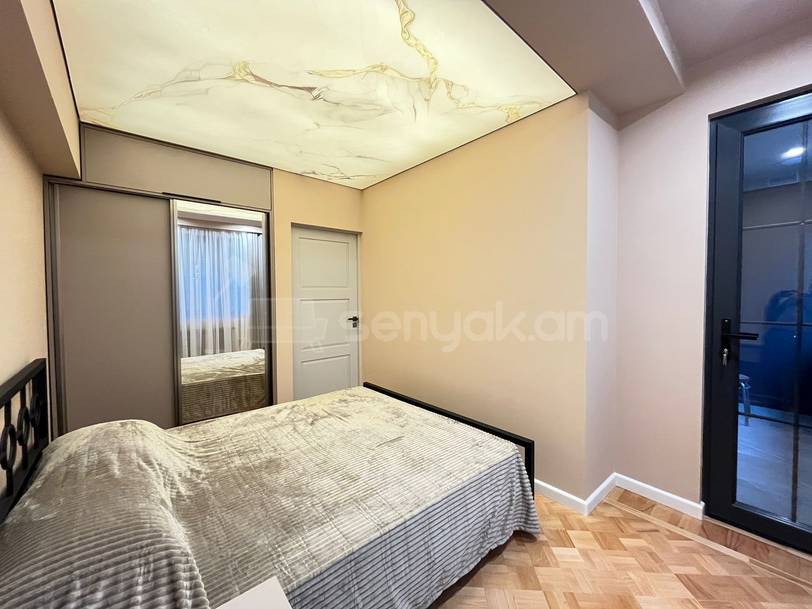 2 Սենյականոց Բնակարան, 40քմ, 2/9 հարկ, Կապիտալ Վերանորոգված, Կահավորված, Արևկող