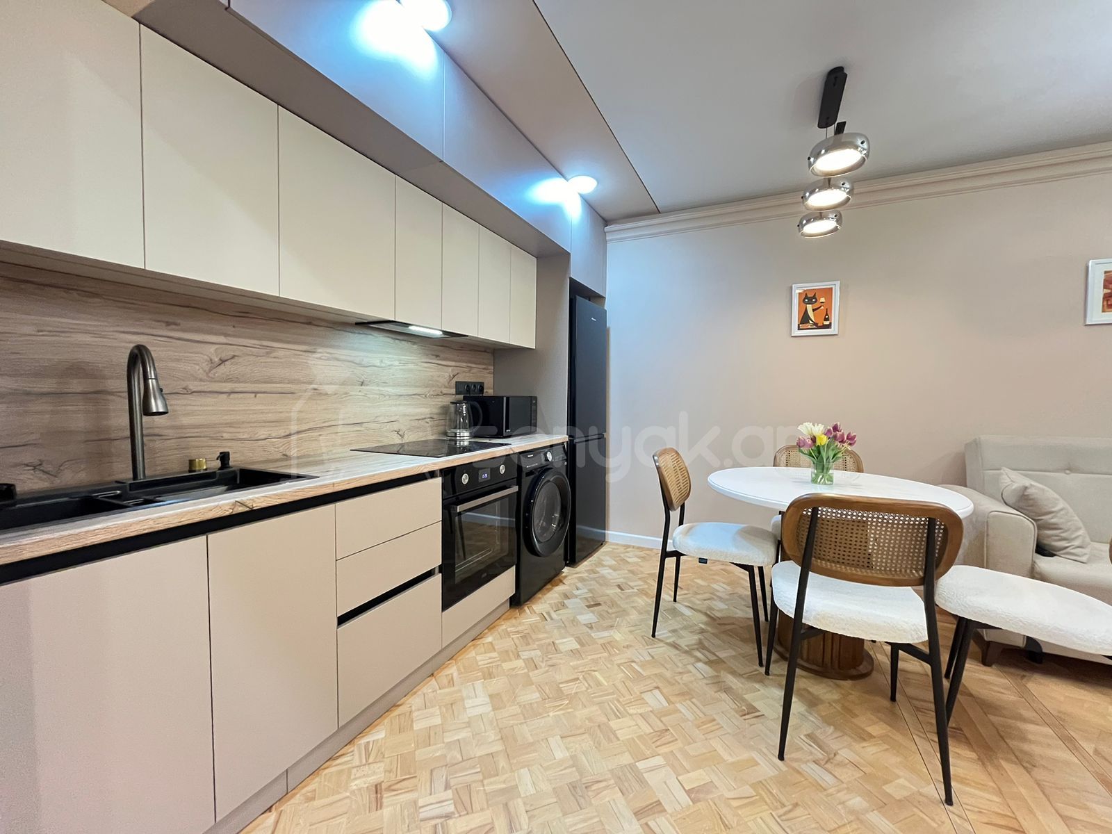 2 Սենյականոց Բնակարան, 40քմ, 2/9 հարկ, Կապիտալ Վերանորոգված, Կահավորված, Արևկող