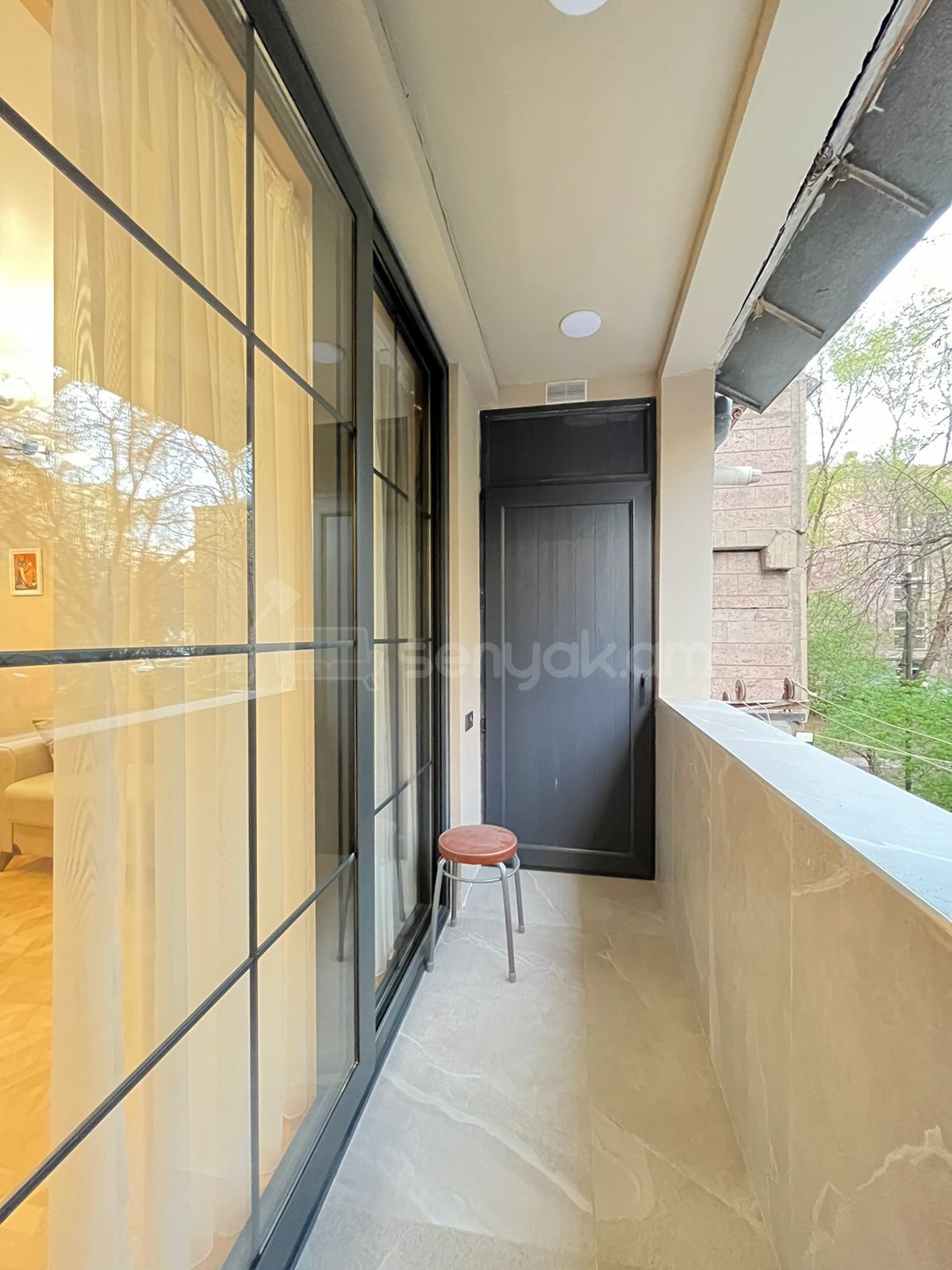 2 Սենյականոց Բնակարան, 40քմ, 2/9 հարկ, Կապիտալ Վերանորոգված, Կահավորված, Արևկող