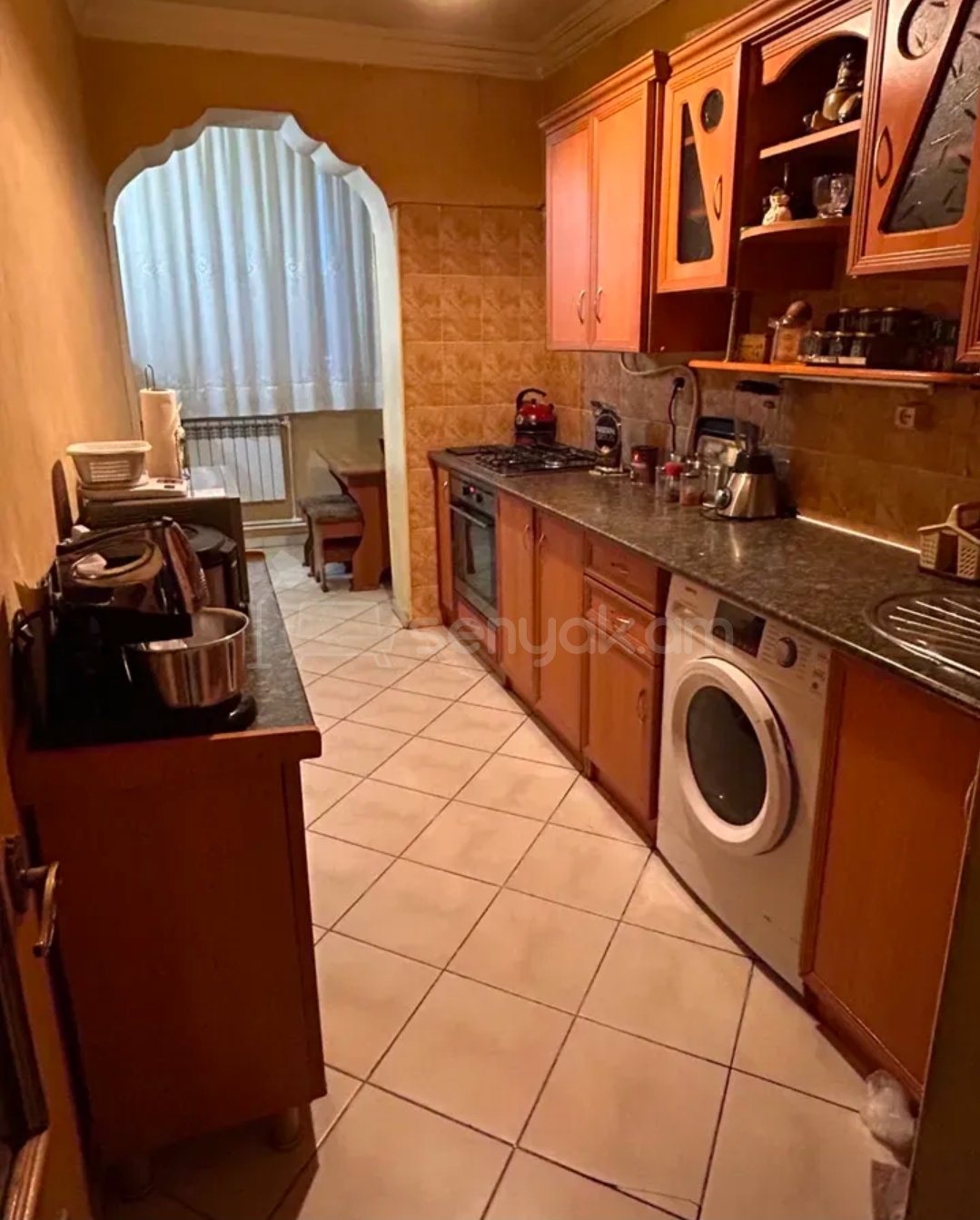 3 Սենյականոց Բնակարան, 80քմ, 8/9 հարկ, Նորմալ Վիճակում