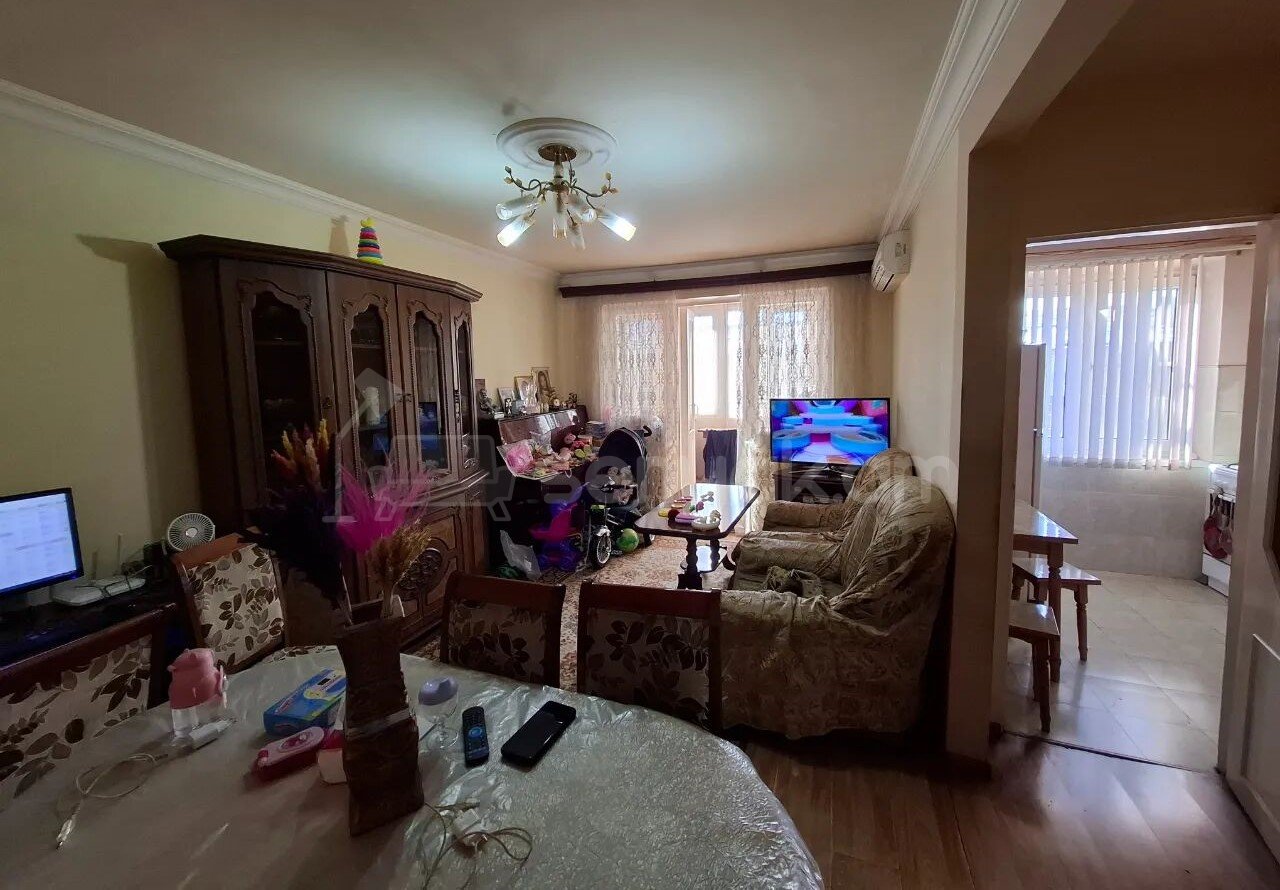 2 Սենյականոց Բնակարան, 50քմ, 4/4 հարկ, Նորմալ Վիճակում