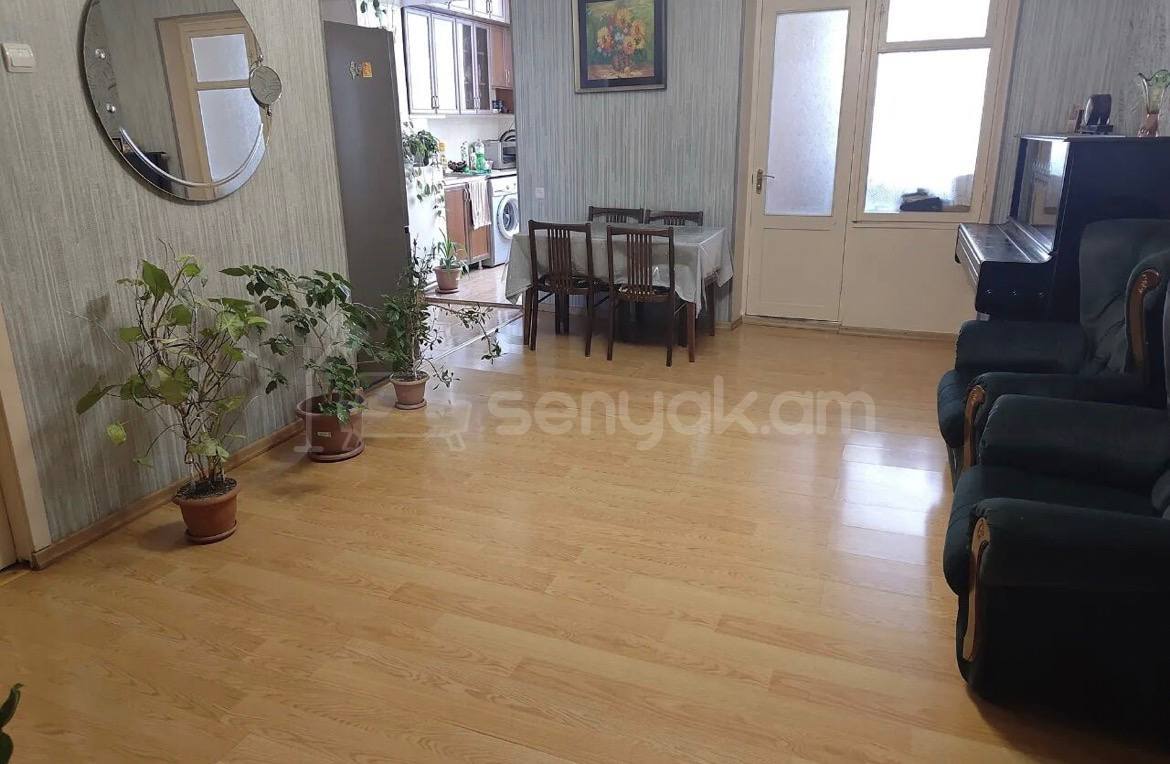 4 Սենյականոց Բնակարան Քարե Շենքում, 98քմ, 5/5 հարկ, Պետական Վիճակում