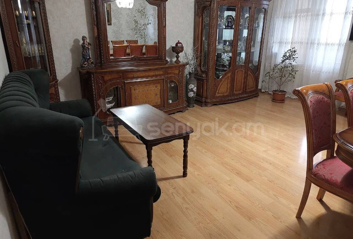 4 Սենյականոց Բնակարան Քարե Շենքում, 98քմ, 5/5 հարկ, Պետական Վիճակում