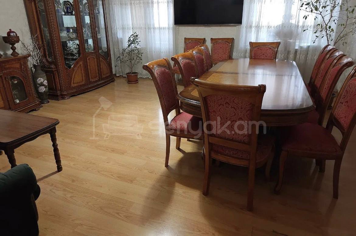 4 Սենյականոց Բնակարան Քարե Շենքում, 98քմ, 5/5 հարկ, Պետական Վիճակում