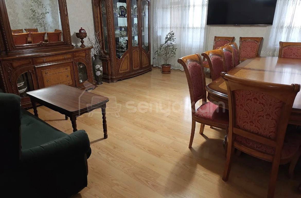 4 Սենյականոց Բնակարան Քարե Շենքում, 98քմ, 5/5 հարկ, Պետական Վիճակում