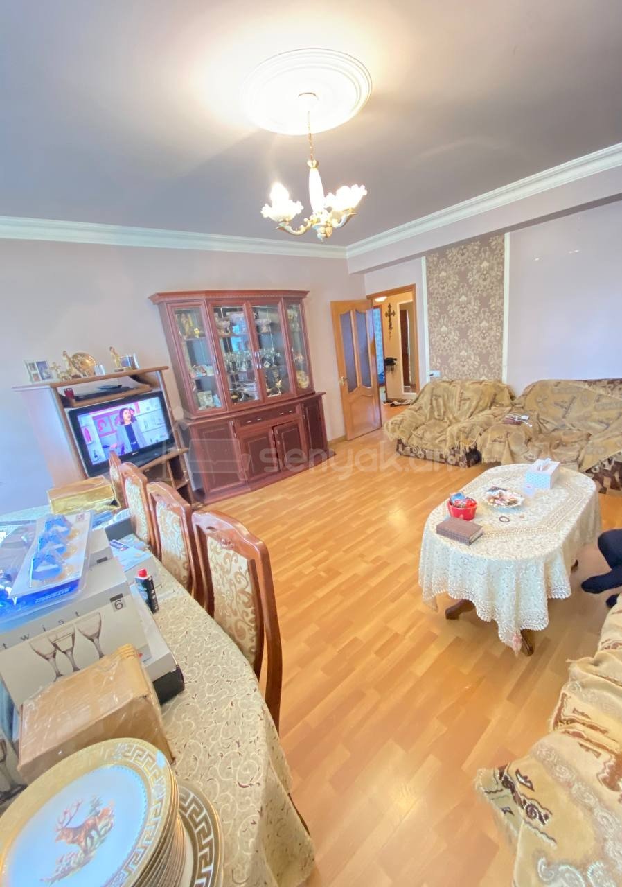 4 Սենյականոց Բնակարան, 90քմ, 2/9 հարկ, Կապիտալ Վերանորոգված