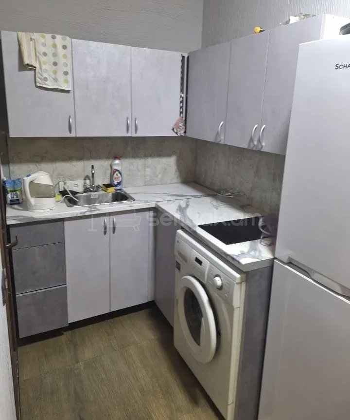 2 Սենյականոց Բնակարան Քարե Շենքում, 42քմ, 1/1 հարկ, Նորմալ Վիճակում, Կահավորված