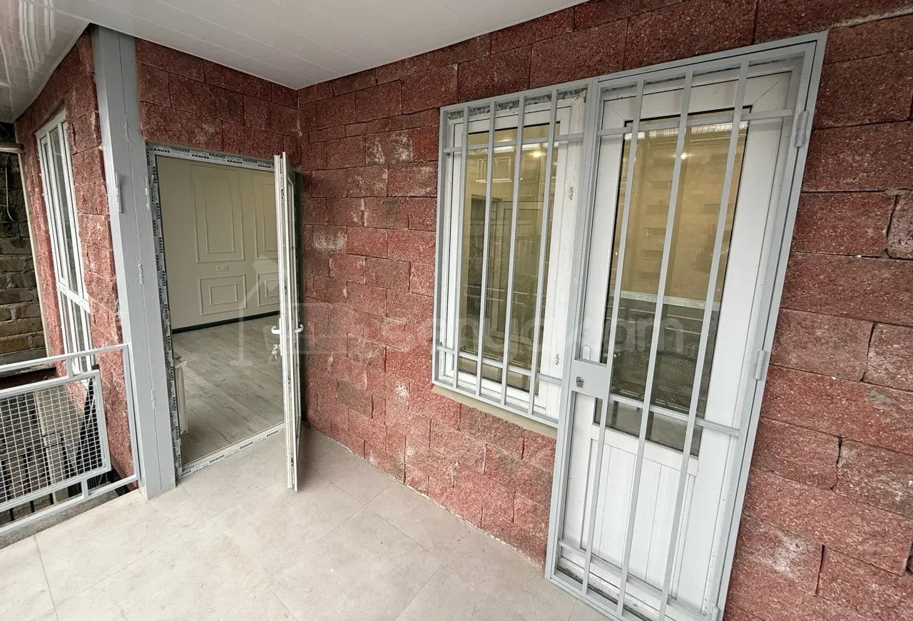 3 Սենյականոց Բնակարան Քարե Շենքում, 62քմ, 1/5 հարկ, Կապիտալ Վերանորոգված