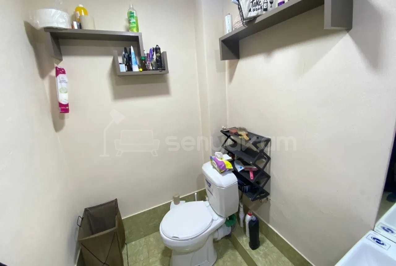 6 Սենյականոց Բնակարան Քարե Շենքում, 109քմ, 1/5 հարկ, Նորմալ Վիճակում