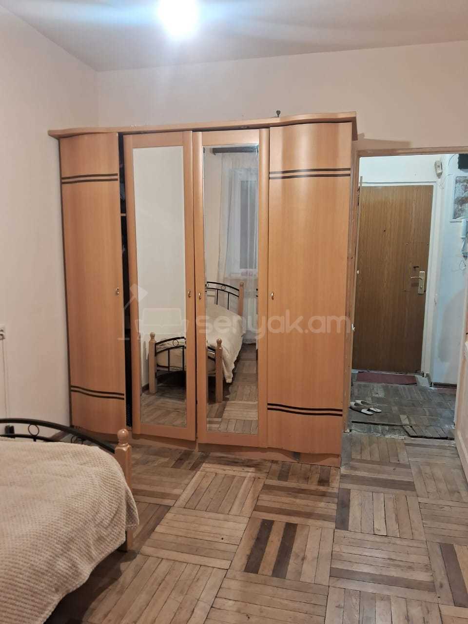 6 Սենյականոց Բնակարան Քարե Շենքում, 109քմ, 1/5 հարկ, Նորմալ Վիճակում