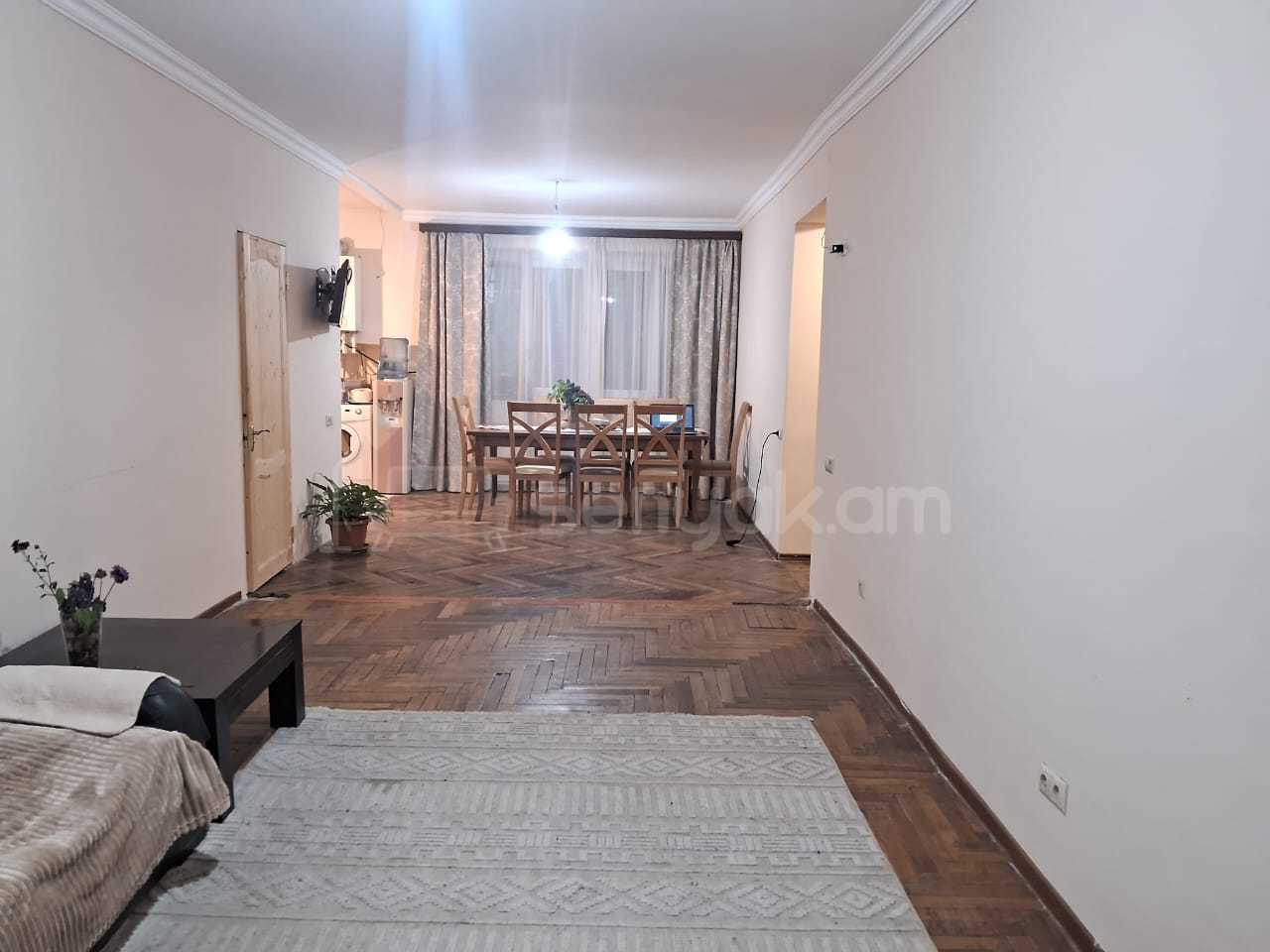 6 Սենյականոց Բնակարան Քարե Շենքում, 109քմ, 1/5 հարկ, Նորմալ Վիճակում