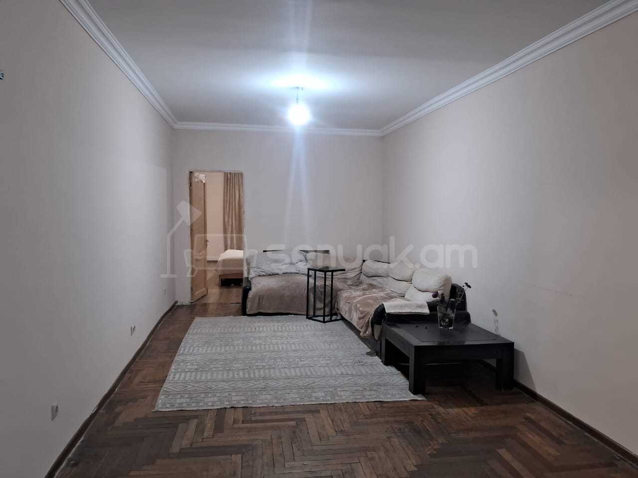 6 Սենյականոց Բնակարան Քարե Շենքում, 109քմ, 1/5 հարկ, Նորմալ Վիճակում