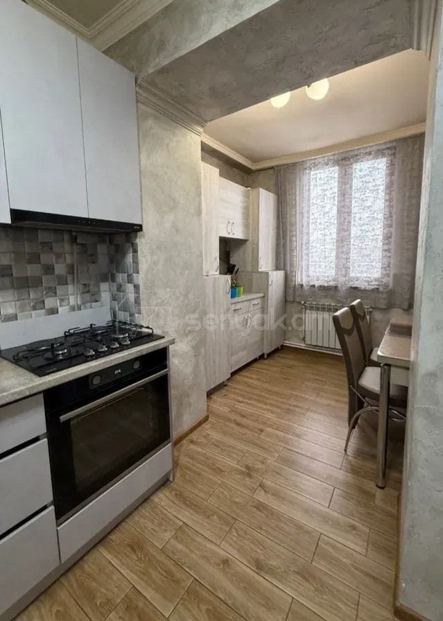 3 Սենյականոց Բնակարան Քարե Շենքում, 65քմ, 5/5 հարկ, Կապիտալ Վերանորոգված