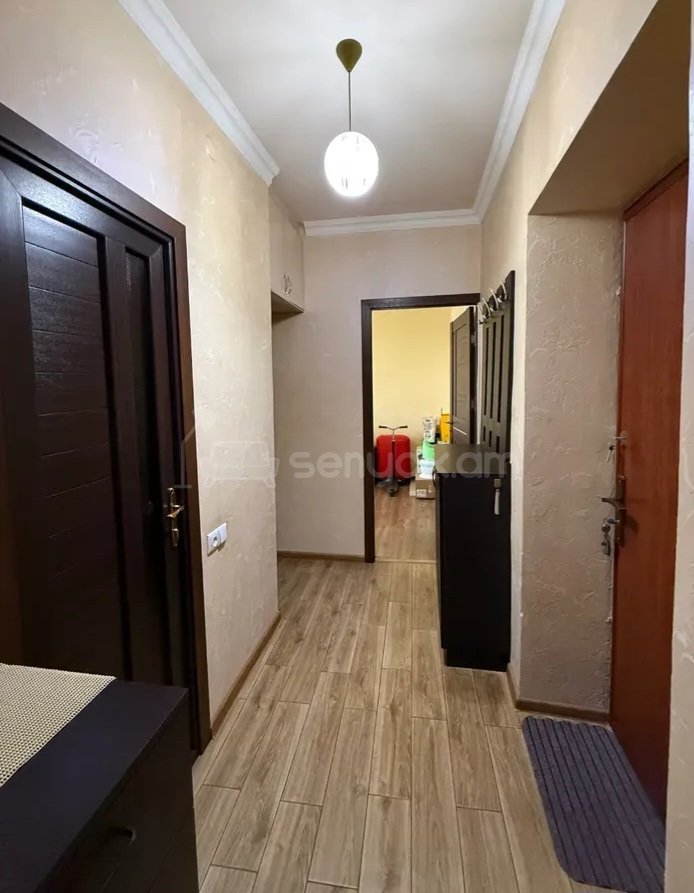 3 Սենյականոց Բնակարան Քարե Շենքում, 65քմ, 5/5 հարկ, Կապիտալ Վերանորոգված