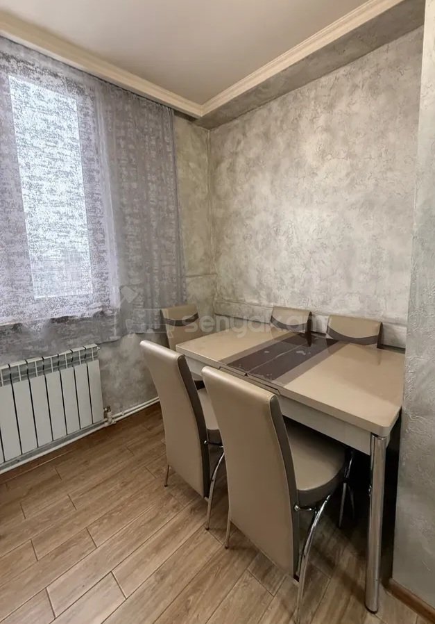 3 Սենյականոց Բնակարան Քարե Շենքում, 65քմ, 5/5 հարկ, Կապիտալ Վերանորոգված