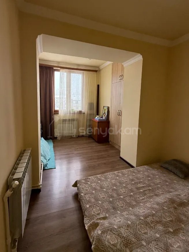 3 Սենյականոց Բնակարան Քարե Շենքում, 65քմ, 5/5 հարկ, Կապիտալ Վերանորոգված