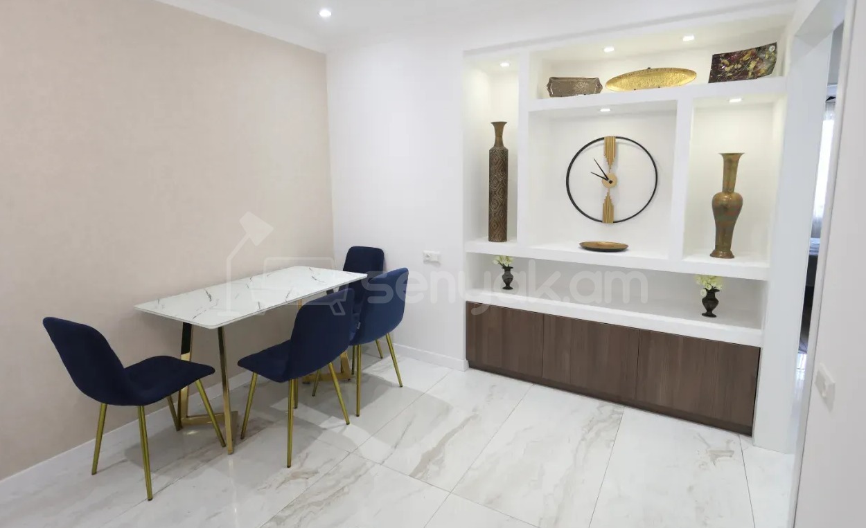 3 Սենյականոց Բնակարան, 71քմ, 8/9 հարկ, Դիզայներական Վերանորոգված, Կահավորված, Արևկող