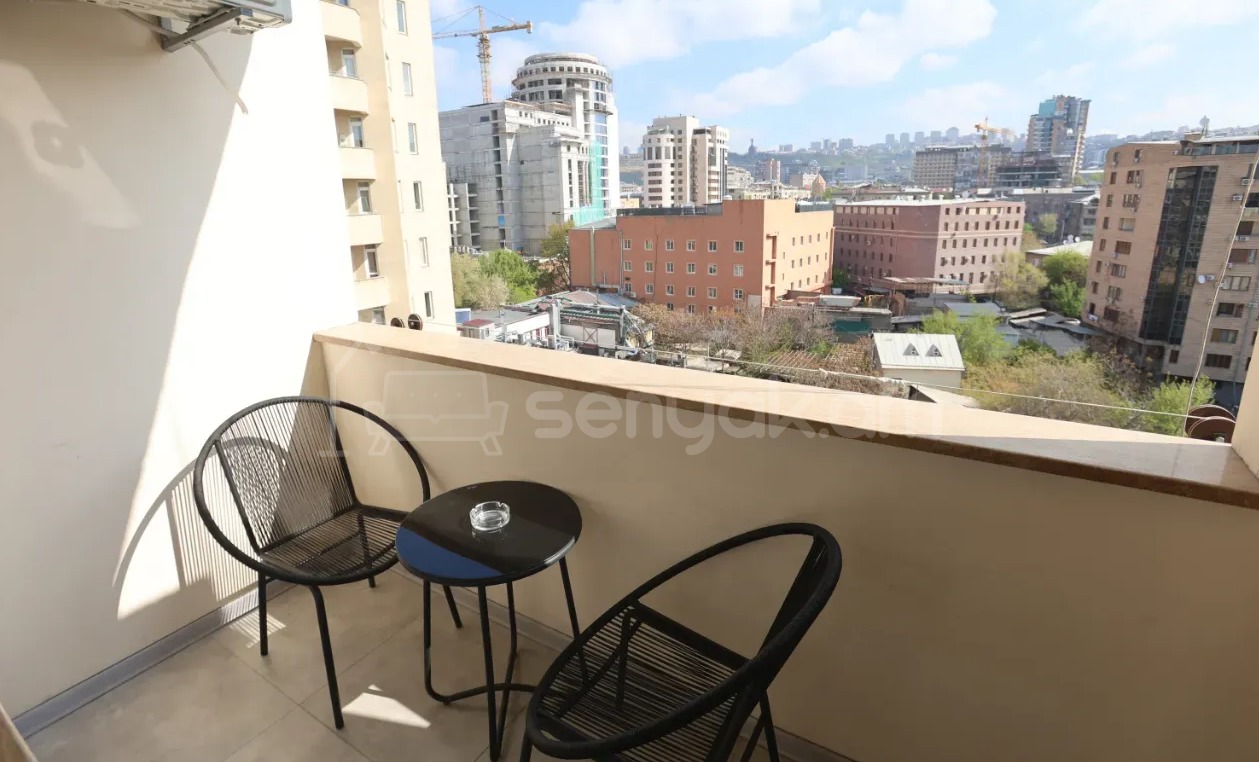 3 Սենյականոց Բնակարան, 71քմ, 8/9 հարկ, Դիզայներական Վերանորոգված, Կահավորված, Արևկող