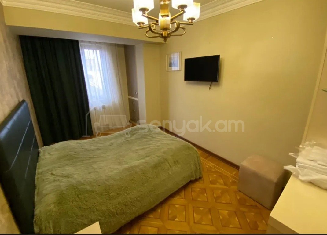 1 Սենյականոց Բնակարան Քարե Շենքում, 45քմ, 4/5 հարկ, Կապիտալ Վերանորոգված, Կահավորված, Արևկող