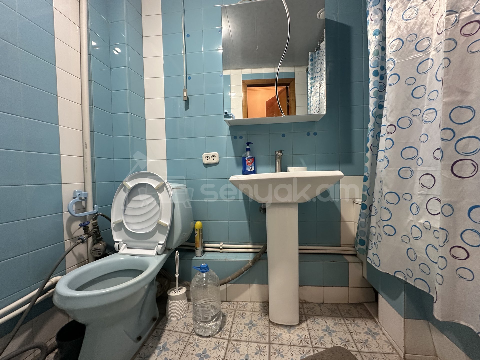 3 Սենյականոց Բնակարան Քարե Շենքում, 75քմ, 2/4 հարկ, Կոսմետիկ Վերանորոգված