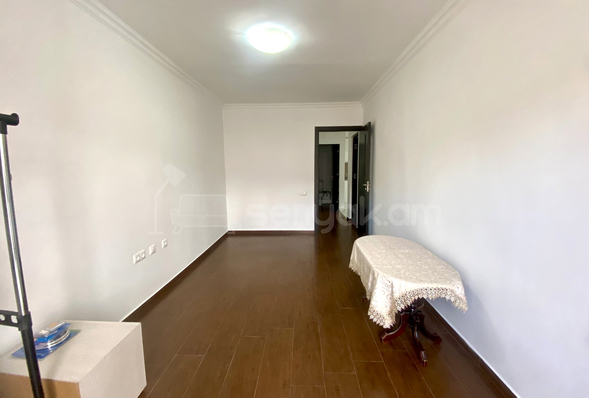 2 Սենյականոց Բնակարան Քարե Շենքում, 72քմ, 6/6 հարկ, Նորմալ Վիճակում