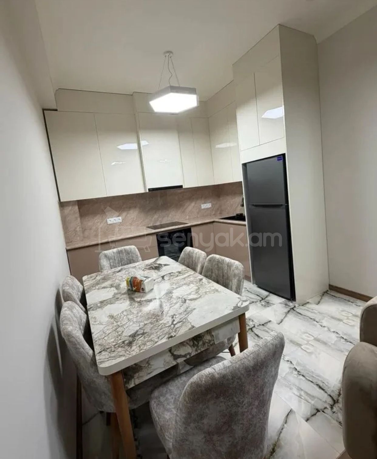 2 Սենյականոց Բնակարան Նորակառույցում, 50քմ, 13/16 հարկ, Կապիտալ Վերանորոգված, Կահավորված, Արևկող