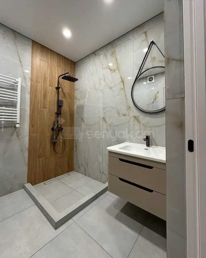 3 Սենյականոց Բնակարան Քարե Շենքում, 75քմ, 3/4 հարկ, Դիզայներական Վերանորոգված