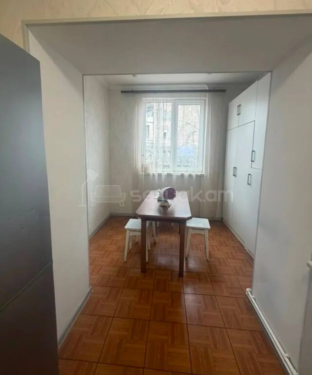 3 Սենյականոց Բնակարան Քարե Շենքում, 56քմ, 1/5 հարկ, Կապիտալ Վերանորոգված, Կահավորված