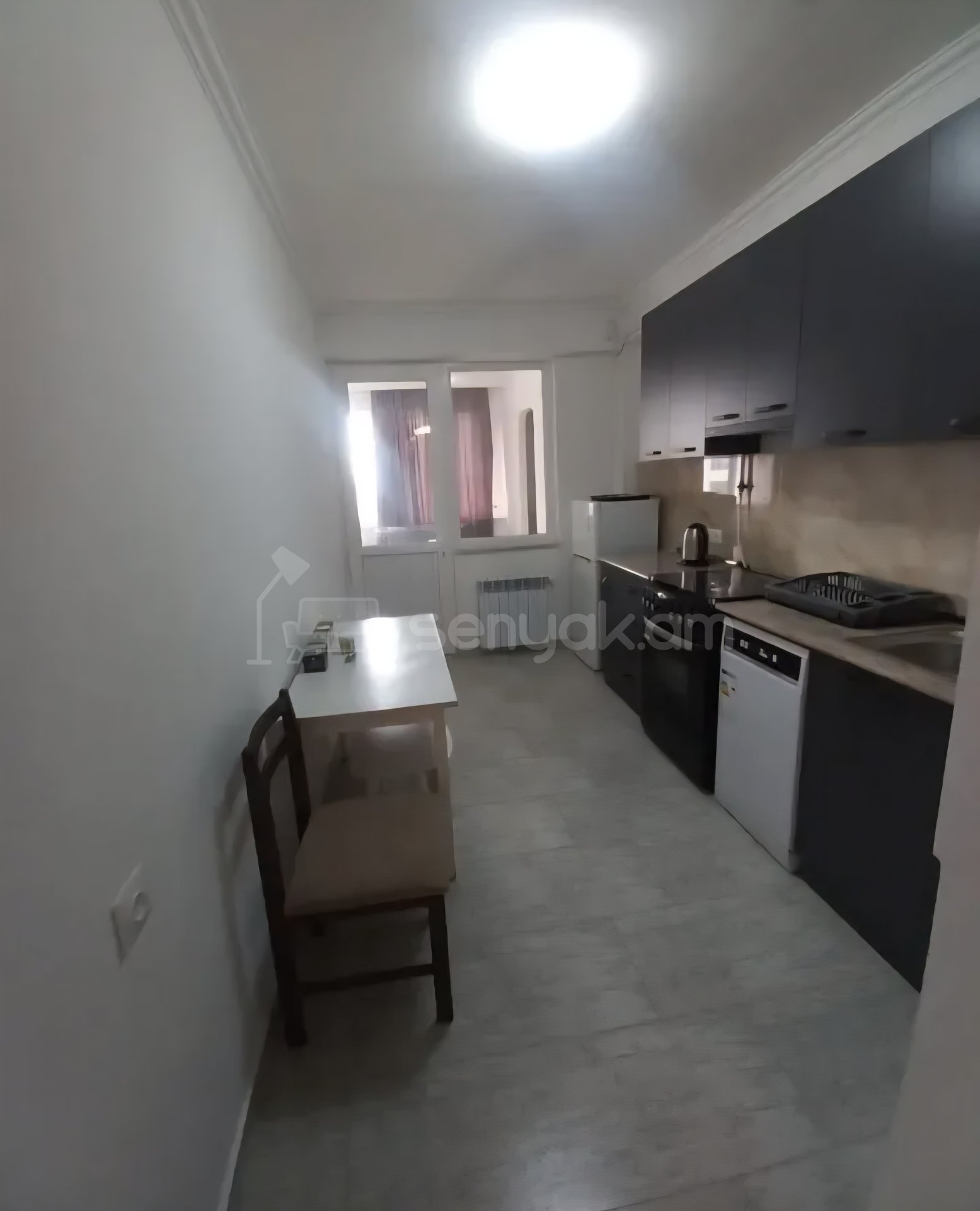 3 Սենյականոց Բնակարան Քարե Շենքում, 94քմ, 16/16 հարկ, Դիզայներական Վերանորոգված, Կահավորված