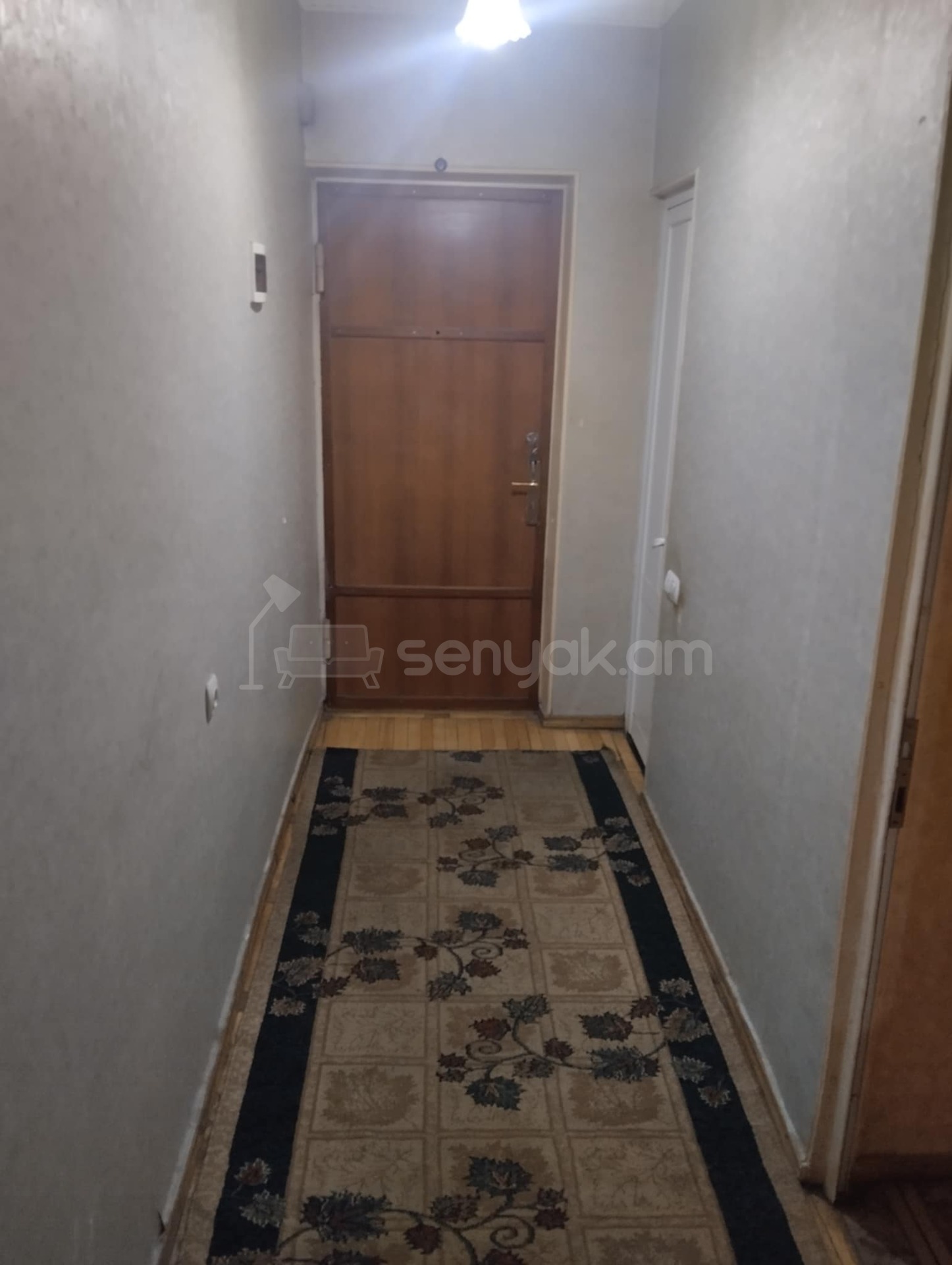 2 Սենյականոց Բնակարան Քարե Շենքում, 45քմ, 4/5 հարկ, Նորմալ Վիճակում, Կահավորված